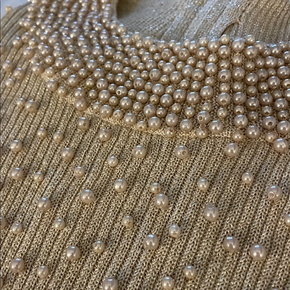 Gorgeous Belldini Light Gold Silk Metallic Sweater with Pearl Accents Size L - Picture 7 of 8